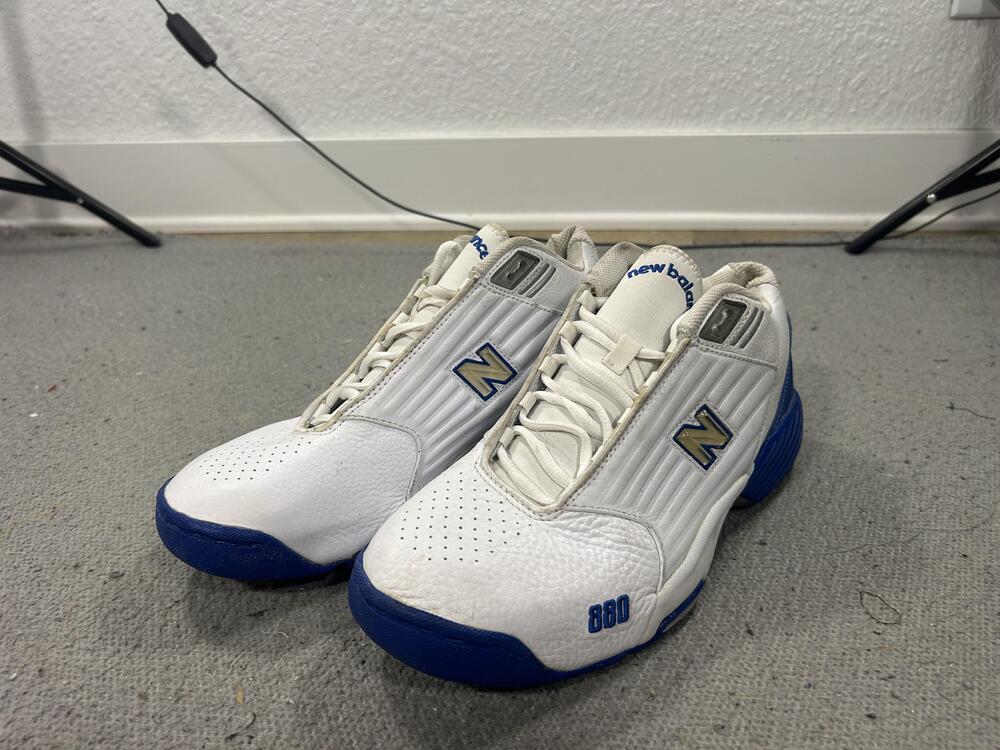 New Balance 880 Shoes Mens Size 10 White Blue Basketball Leather Sneaker BB880RY